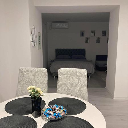 Apartment Centar Of City Mostar Bagian luar foto