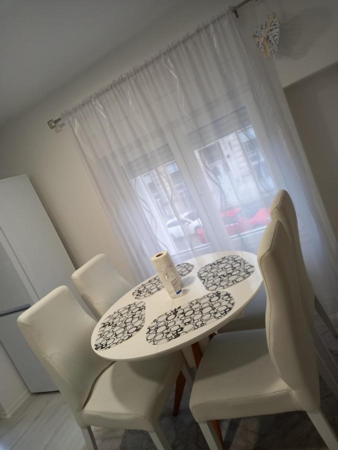 Apartment Centar Of City Mostar Bagian luar foto