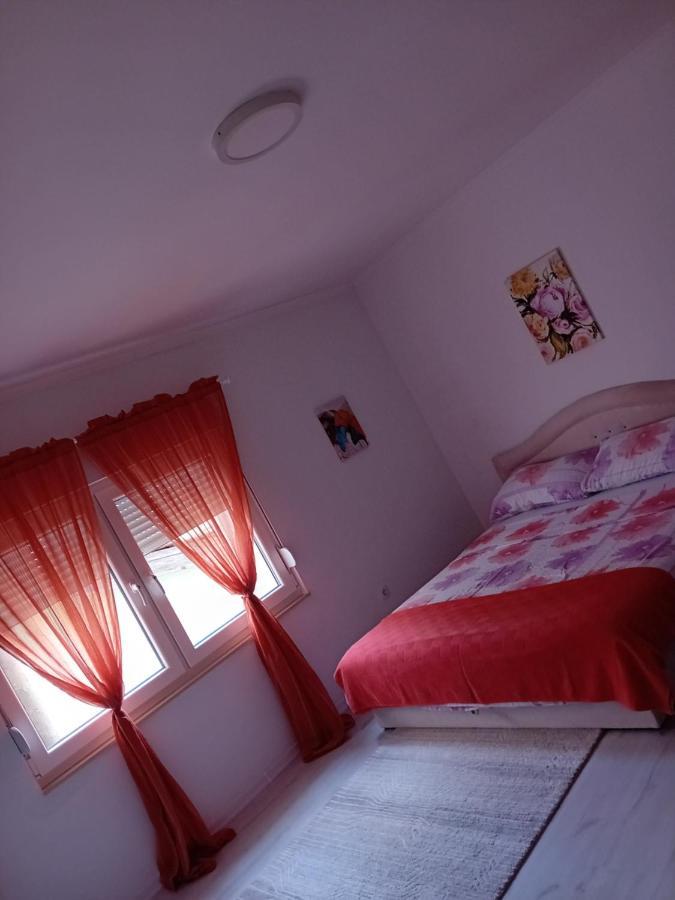 Apartment Centar Of City Mostar Bagian luar foto